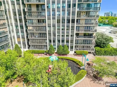 200 Winston Cliffside Park NJ 07010