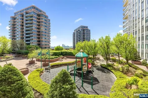 200 Winston Cliffside Park NJ 07010