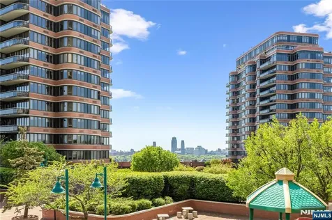 200 Winston Cliffside Park NJ 07010