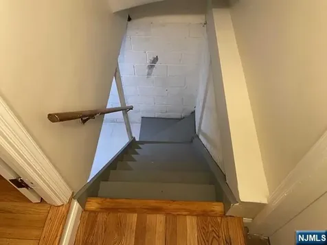 211 Hillside Bergenfield NJ 07621