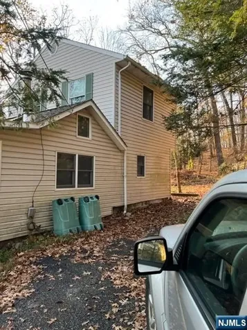 15 Deer Path West Milford NJ 07480