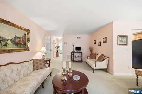 123 S Maple Avenue Park Ridge NJ 07656