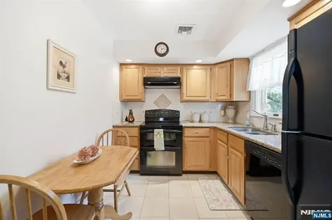 123 S Maple Avenue Park Ridge NJ 07656