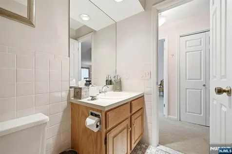 123 S Maple Avenue Park Ridge NJ 07656