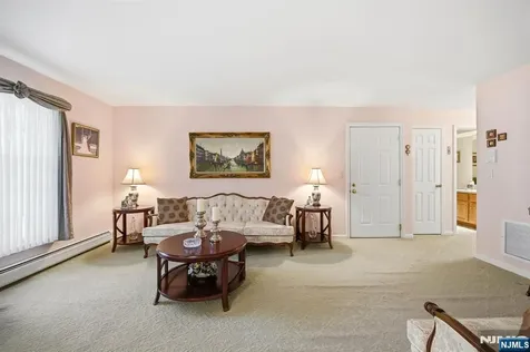 123 S Maple Avenue Park Ridge NJ 07656
