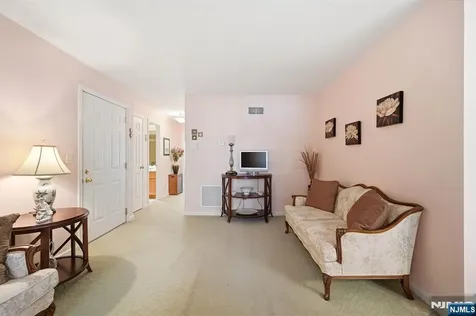 123 S Maple Avenue Park Ridge NJ 07656