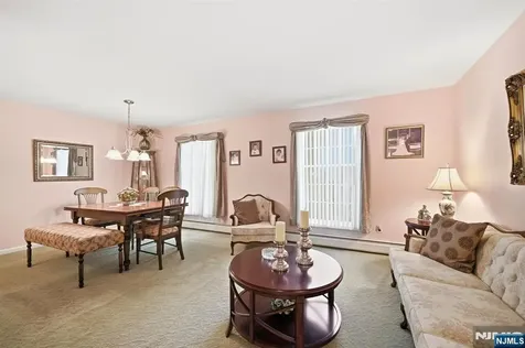 123 S Maple Avenue Park Ridge NJ 07656