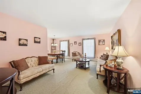 123 S Maple Avenue Park Ridge NJ 07656