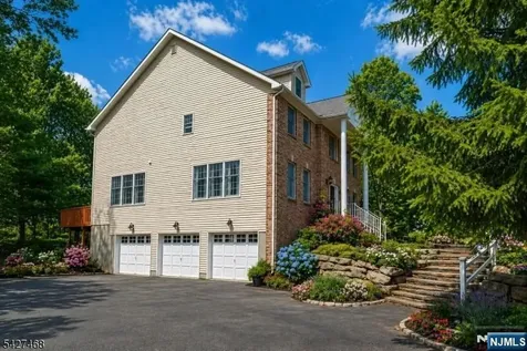 20 Sleepy Hollow Road Denville Township NJ 07834