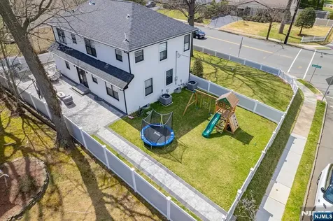 1013 Boulevard New Milford NJ 07646