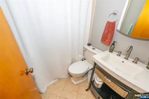 65 Westminster Place Saddle Brook NJ 07663