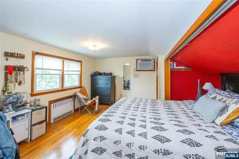 65 Westminster Place Saddle Brook NJ 07663