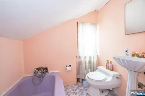 65 Westminster Place Saddle Brook NJ 07663