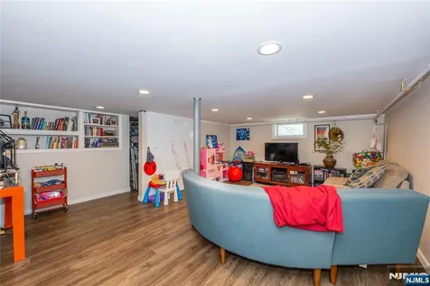 65 Westminster Place Saddle Brook NJ 07663