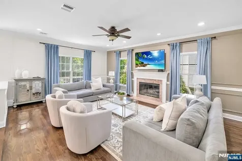 18 Hope Street Montvale NJ 07645