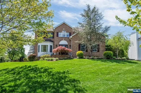 18 Hope Street Montvale NJ 07645
