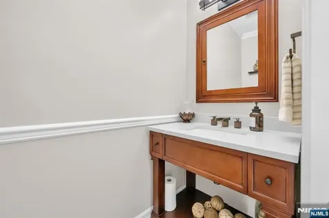 18 Hope Street Montvale NJ 07645
