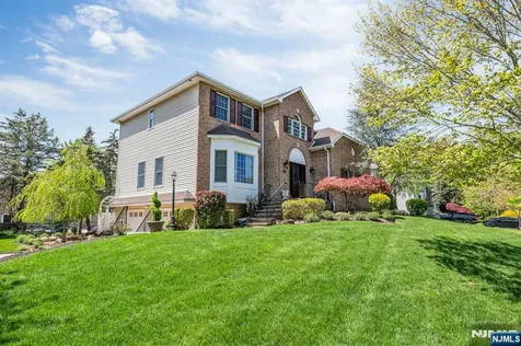18 Hope Street Montvale NJ 07645