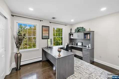 18 Hope Street Montvale NJ 07645