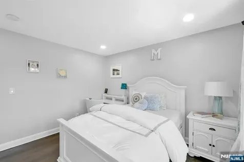 18 Hope Street Montvale NJ 07645