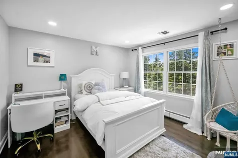18 Hope Street Montvale NJ 07645