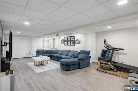 18 Hope Street Montvale NJ 07645