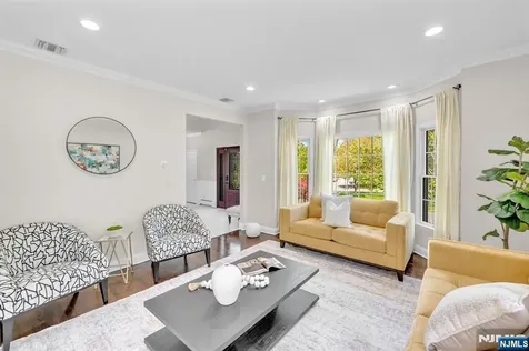 18 Hope Street Montvale NJ 07645