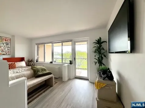 1203 River Edgewater NJ 07020