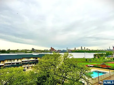 1203 River Edgewater NJ 07020