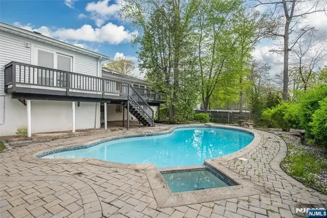 51 Chestnut Drive Wayne NJ 07470