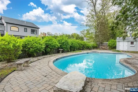 51 Chestnut Drive Wayne NJ 07470
