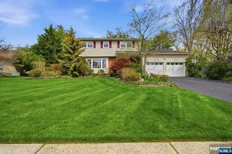7 Candle Lane East Brunswick NJ 08816