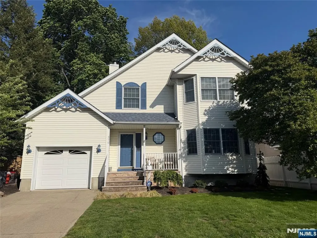 570 Oak Avenue Maywood NJ 07607