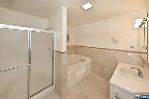 570 Oak Avenue Maywood NJ 07607