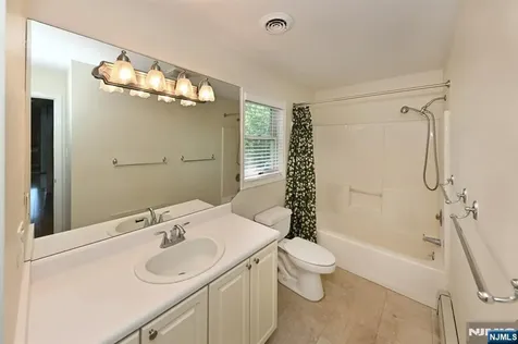 570 Oak Avenue Maywood NJ 07607