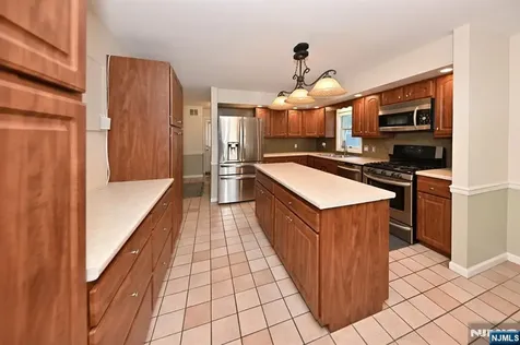 570 Oak Avenue Maywood NJ 07607