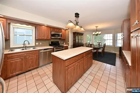 570 Oak Avenue Maywood NJ 07607