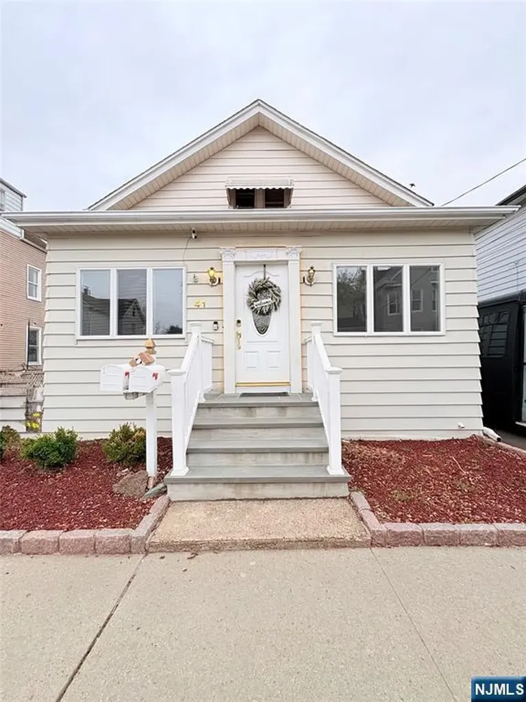 41 Franklin Place Totowa NJ 07512