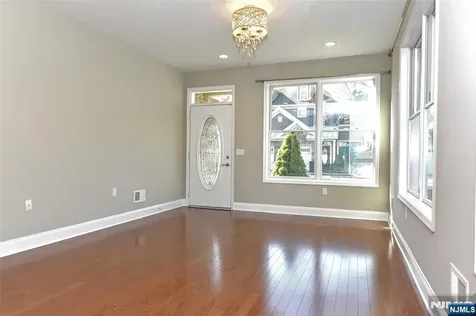 501 Whitney Lane Allendale NJ 07401