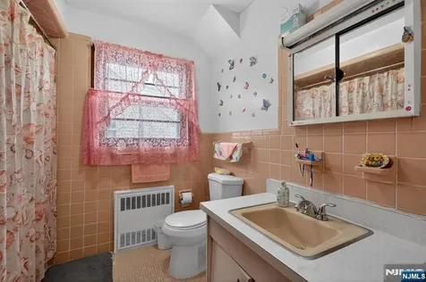 65 Crosby Avenue Paterson NJ 07502