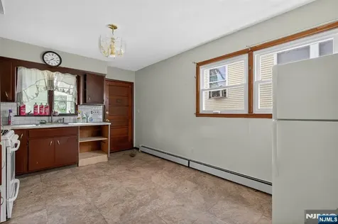 65 Crosby Avenue Paterson NJ 07502
