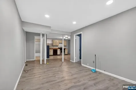 65 Crosby Avenue Paterson NJ 07502