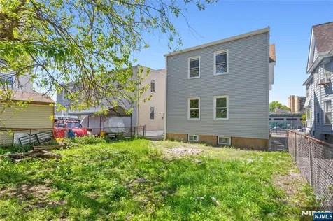 226 Clinton Street East Orange NJ 07017