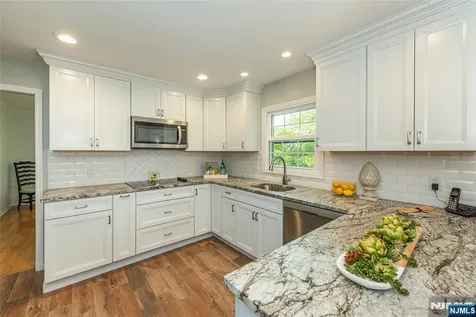 5 Robin Hill Road North Caldwell NJ 07006
