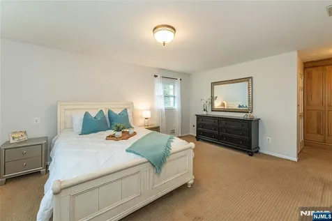 5 Robin Hill Road North Caldwell NJ 07006