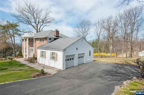 5 Robin Hill Road North Caldwell NJ 07006