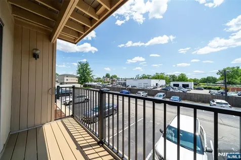 651 Riverside Avenue Lyndhurst NJ 07071