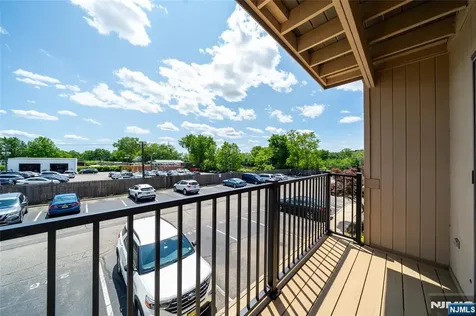 651 Riverside Avenue Lyndhurst NJ 07071