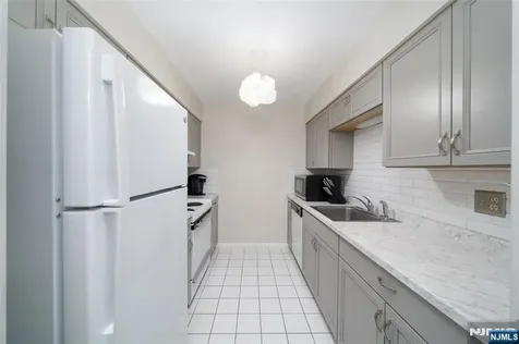 651 Riverside Avenue Lyndhurst NJ 07071