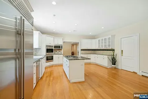 309 Skyridge Road Franklin Lakes NJ 07417